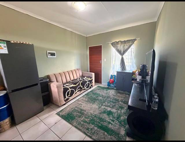 2 BEDROOM APARTMENT FOR SALE IN ELANDSPOORT